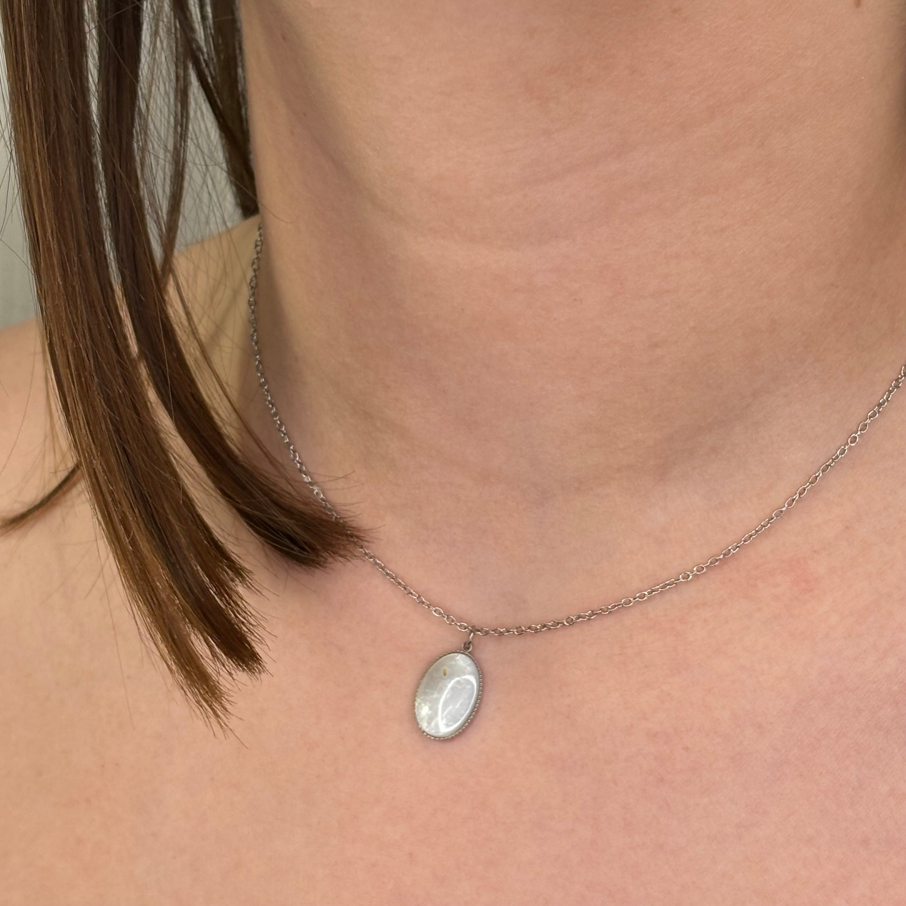 Collier pendentif nacré