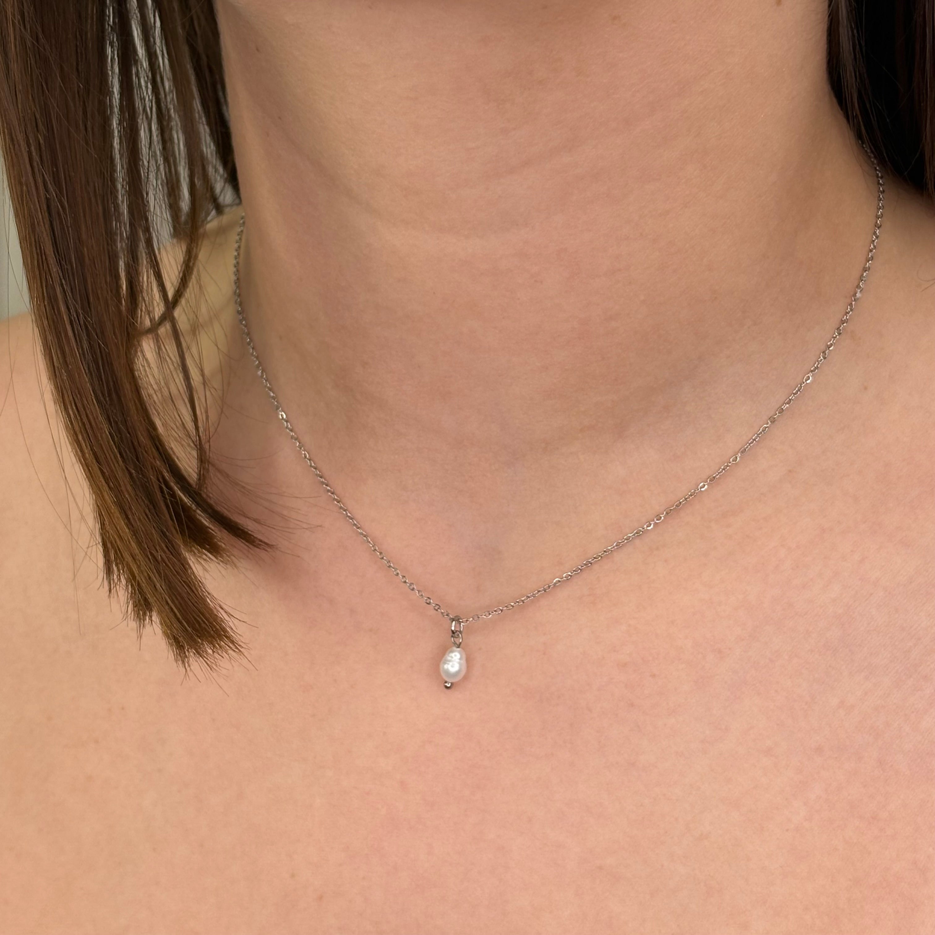 Collier pampille blanche